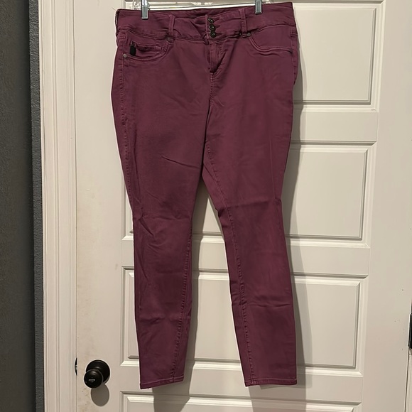 Torrid Jeggings- Dark Purple Wash size 18R - Picture 1 of 4